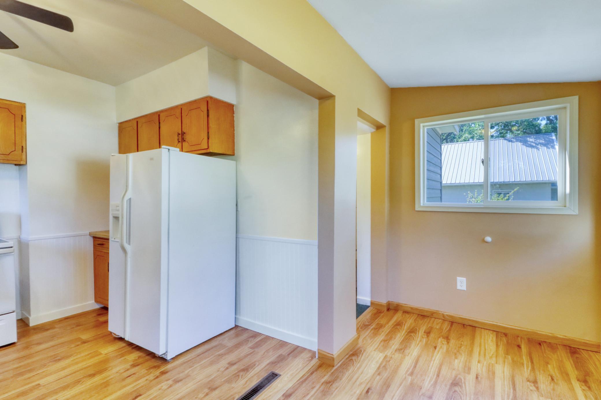 1915 single family home for sale at 332 Oak Street in Detroit Lakes, MN — 3 bed, 2 bath (photo 38 of 61)