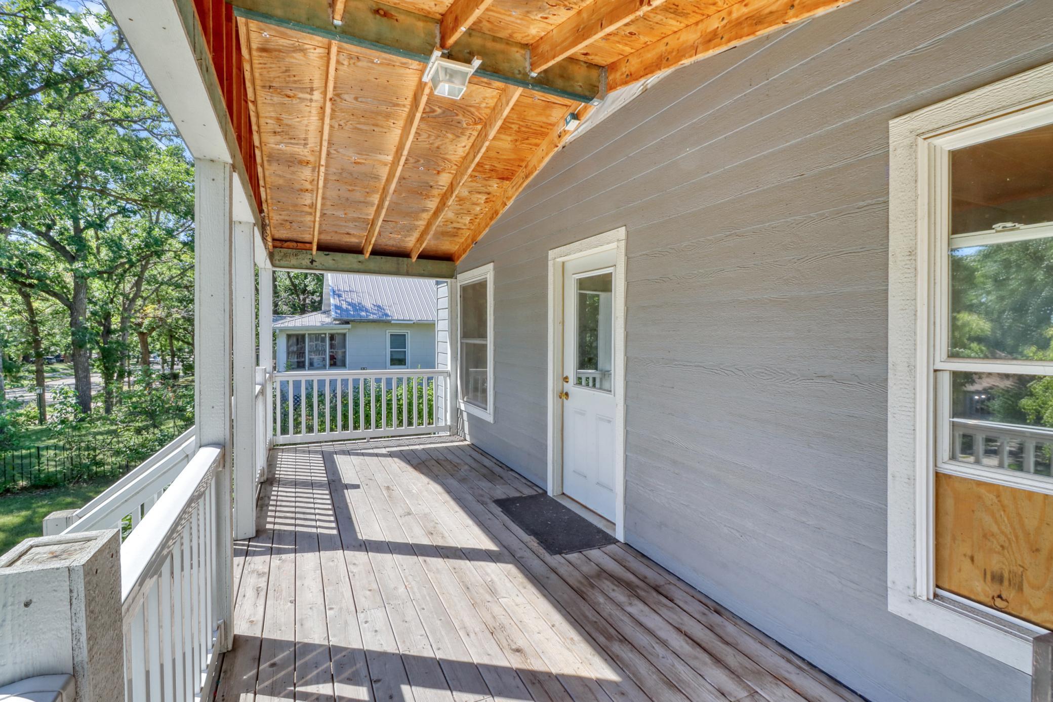 1915 single family home for sale at 332 Oak Street in Detroit Lakes, MN — 3 bed, 2 bath (photo 5 of 61)