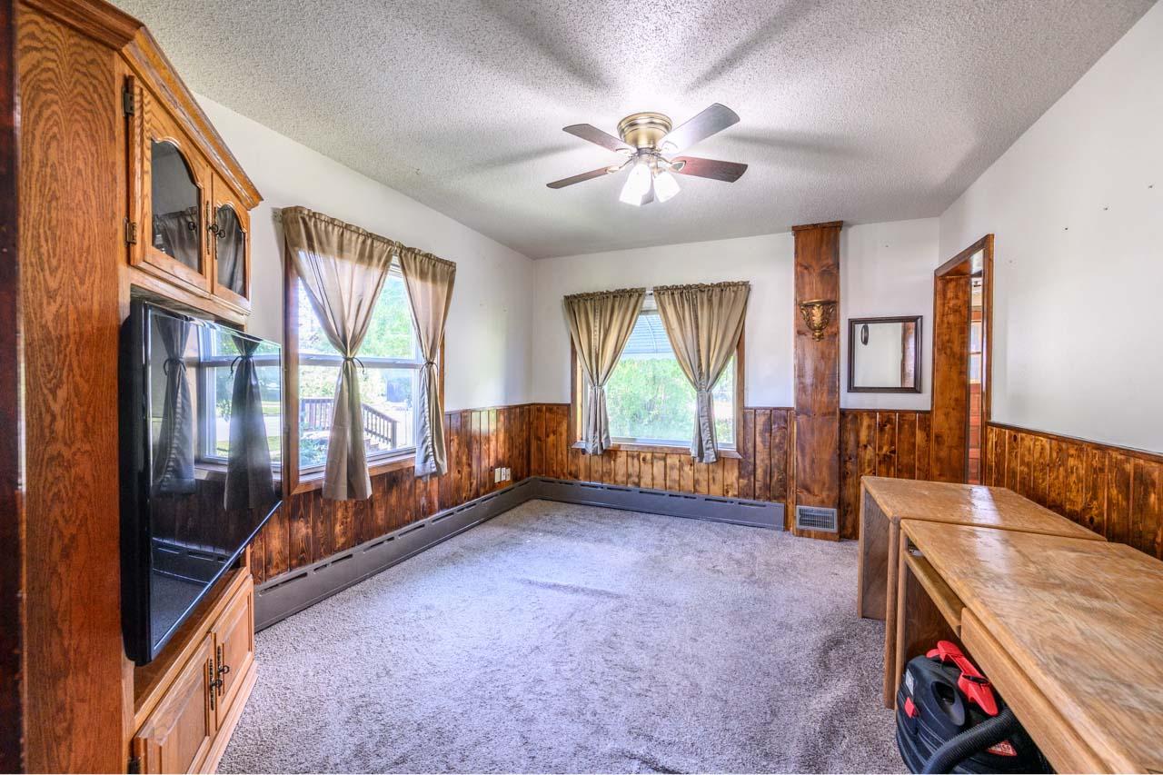 1940 single family home for sale at 220 W Howard Avenue in Keewatin, MN — 2 bed, 1 bath (photo 2 of 27)