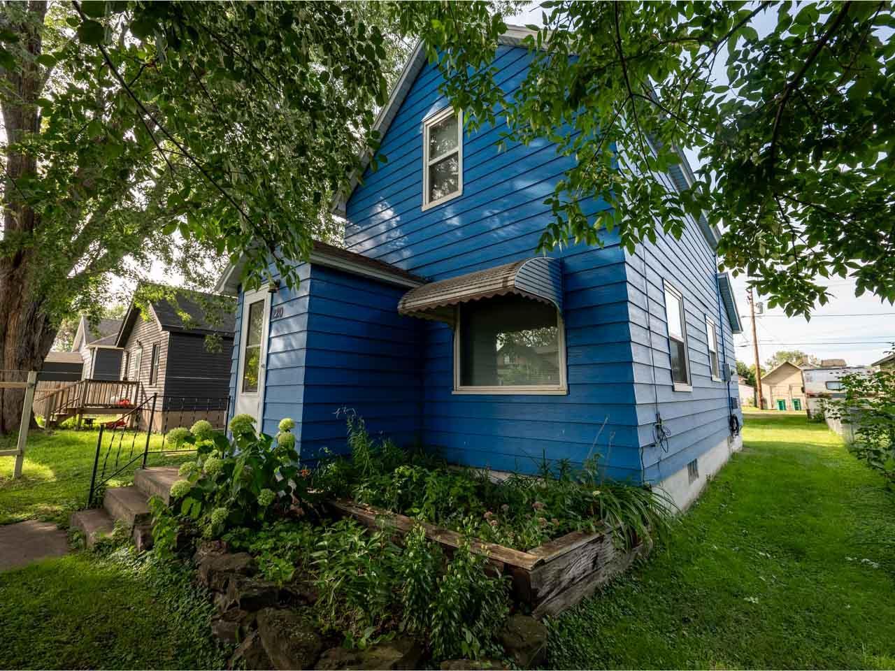 1940 single family home for sale at 220 W Howard Avenue in Keewatin, MN — 2 bed, 1 bath (photo 19 of 27)