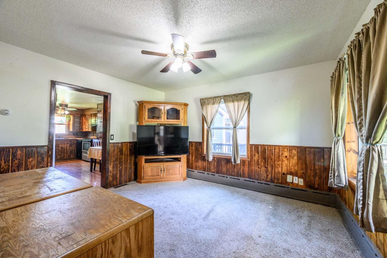 1940 single family home for sale at 220 W Howard Avenue in Keewatin, MN — 2 bed, 1 bath (photo 3 of 27)