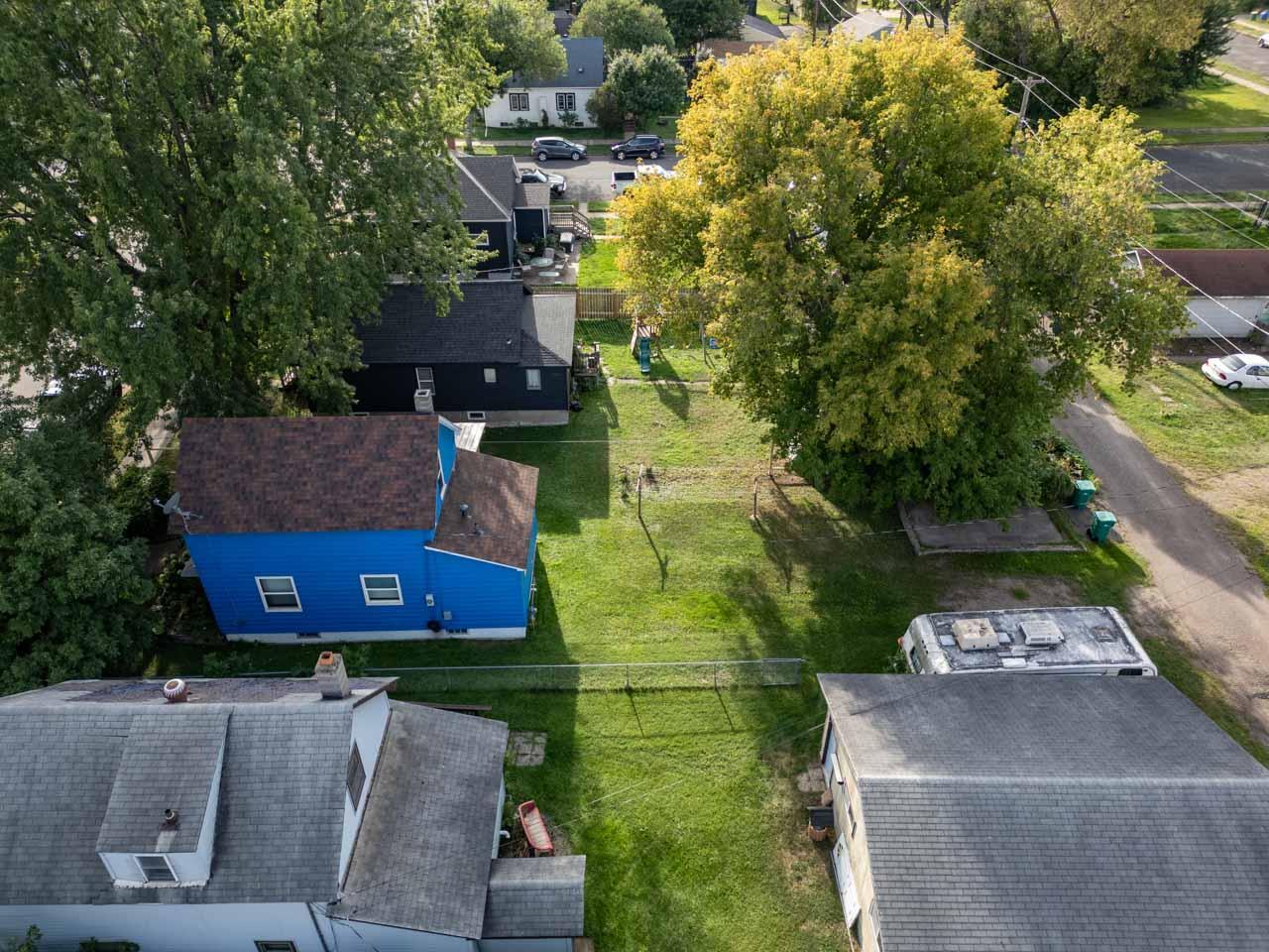 1940 single family home for sale at 220 W Howard Avenue in Keewatin, MN — 2 bed, 1 bath (photo 21 of 27)