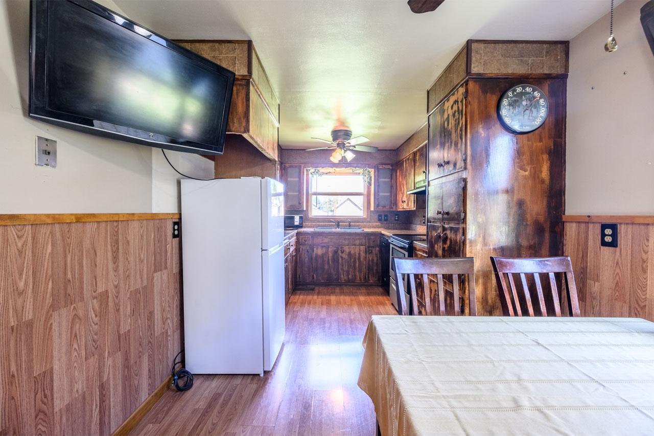 1940 single family home for sale at 220 W Howard Avenue in Keewatin, MN — 2 bed, 1 bath (photo 6 of 27)