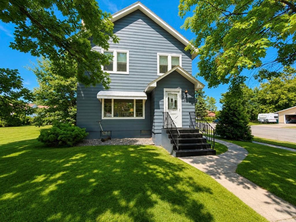 1911 single family home for sale at 502 W 3rd Avenue in Keewatin, MN — 3 bed, 3 bath