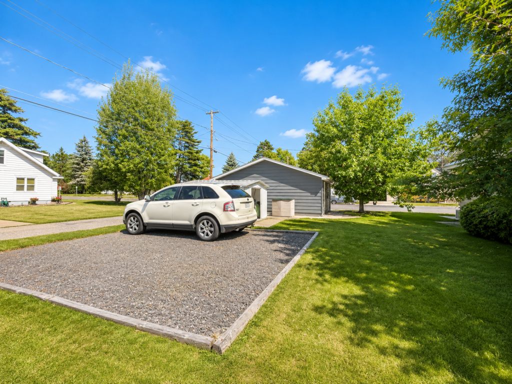 1911 single family home for sale at 502 W 3rd Avenue in Keewatin, MN — 3 bed, 3 bath (photo 37 of 46)