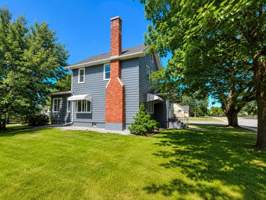 1911 single family home for sale at 502 W 3rd Avenue in Keewatin, MN — 3 bed, 3 bath (photo 41 of 46)