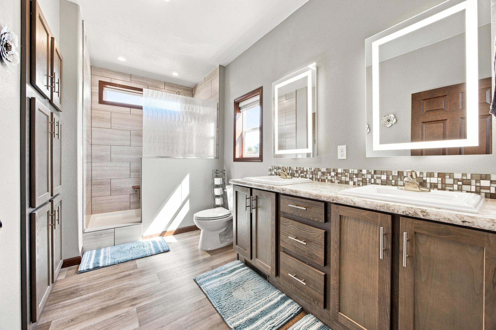 2018 single family home for sale at 303 Morrow Drive in Enderlin, ND — 3 bed, 3 bath (photo 14 of 36)