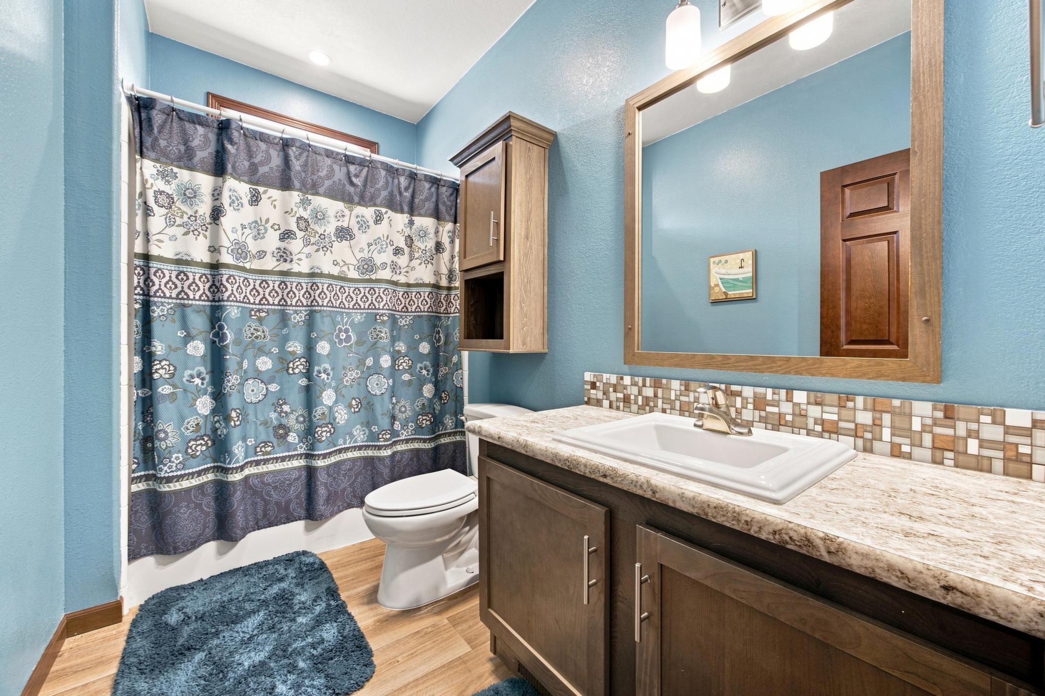 2018 single family home for sale at 303 Morrow Drive in Enderlin, ND — 3 bed, 3 bath (photo 21 of 36)