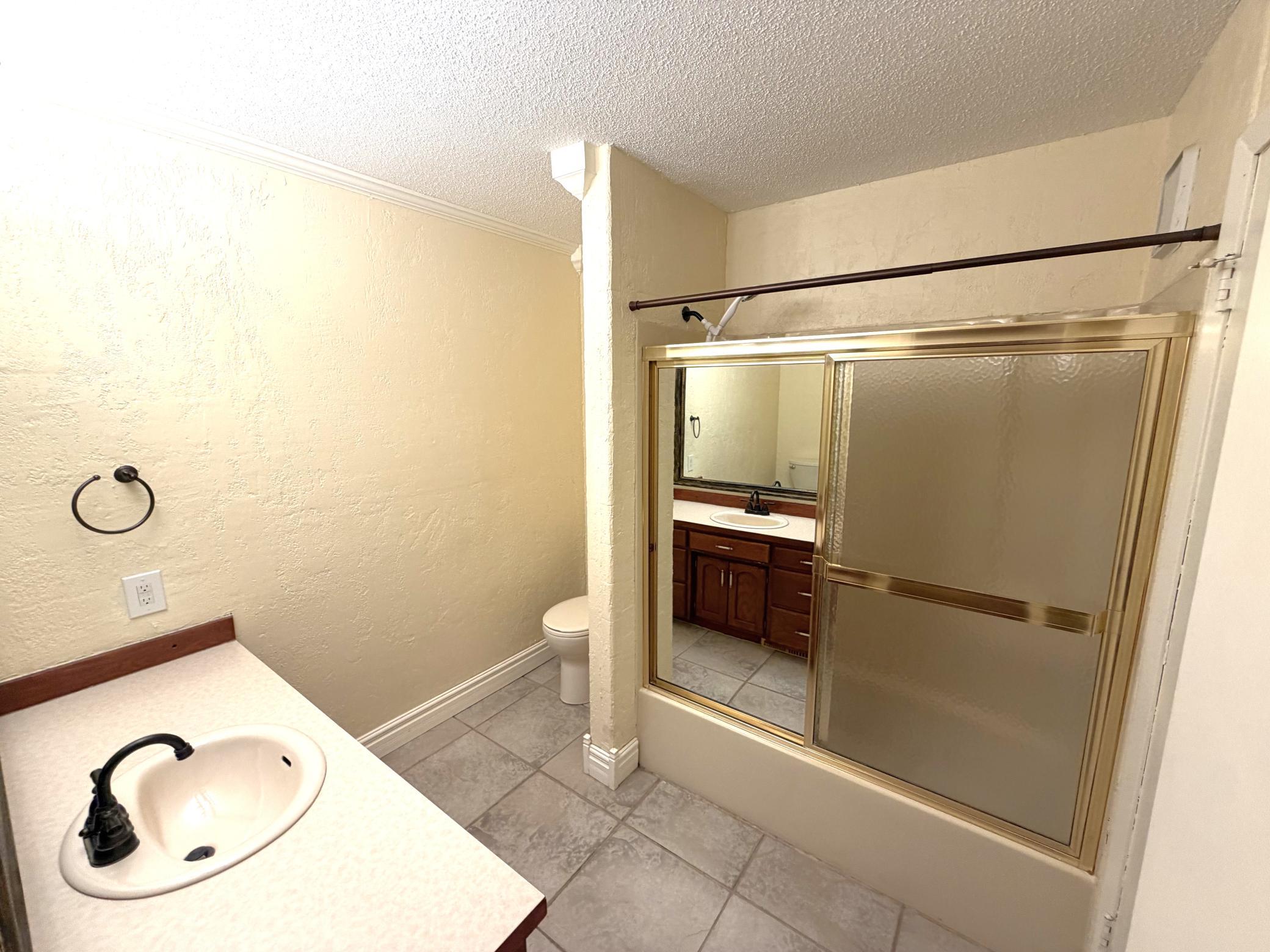 1986 twin home for sale at 1625 30th Avenue S in Fargo, ND — 3 bed, 2 bath (photo 12 of 27)