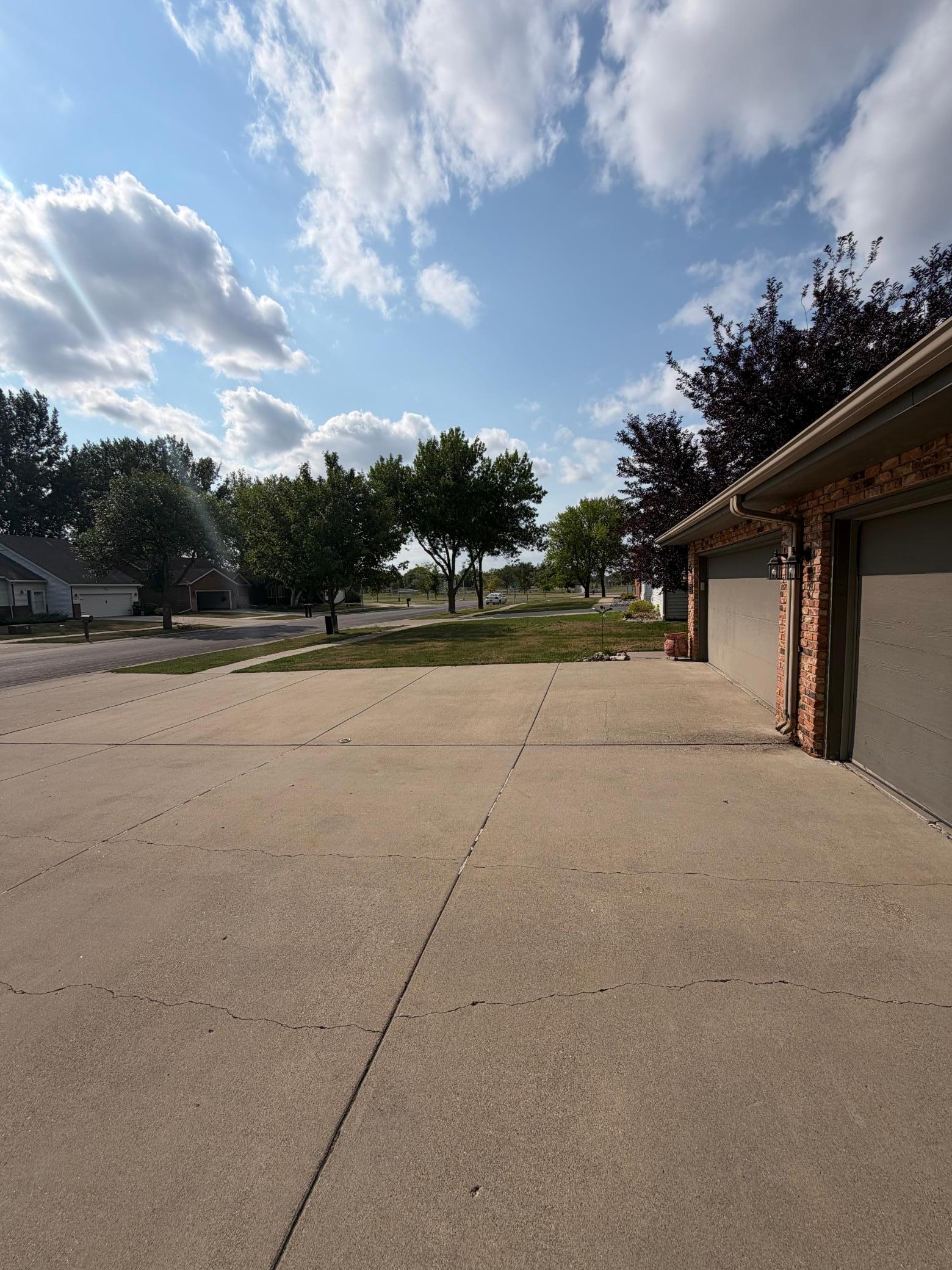 1986 twin home for sale at 1625 30th Avenue S in Fargo, ND — 3 bed, 2 bath (photo 16 of 27)