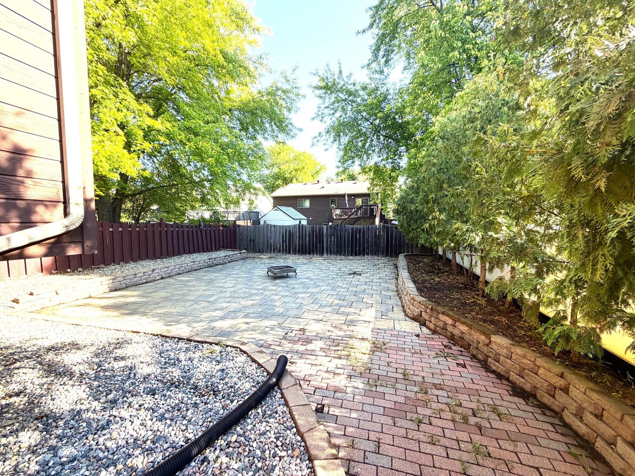 1986 twin home for sale at 1625 30th Avenue S in Fargo, ND — 3 bed, 2 bath (photo 5 of 27)