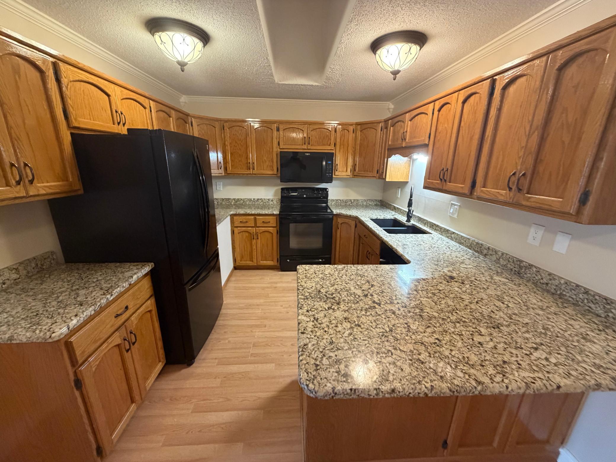 1986 twin home for sale at 1625 30th Avenue S in Fargo, ND — 3 bed, 2 bath (photo 6 of 27)