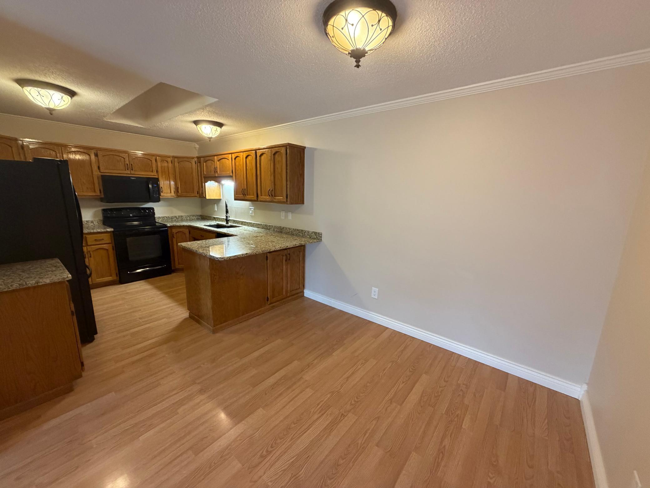 1986 twin home for sale at 1625 30th Avenue S in Fargo, ND — 3 bed, 2 bath (photo 7 of 27)