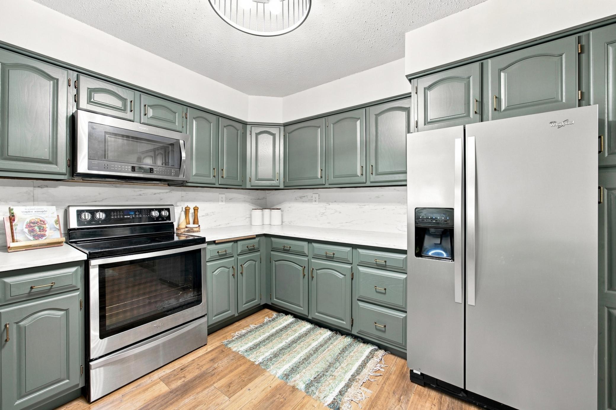 1975 single family home for sale at 6205 Oakport Street N in Moorhead, MN — 3 bed, 2 bath (photo 15 of 40)