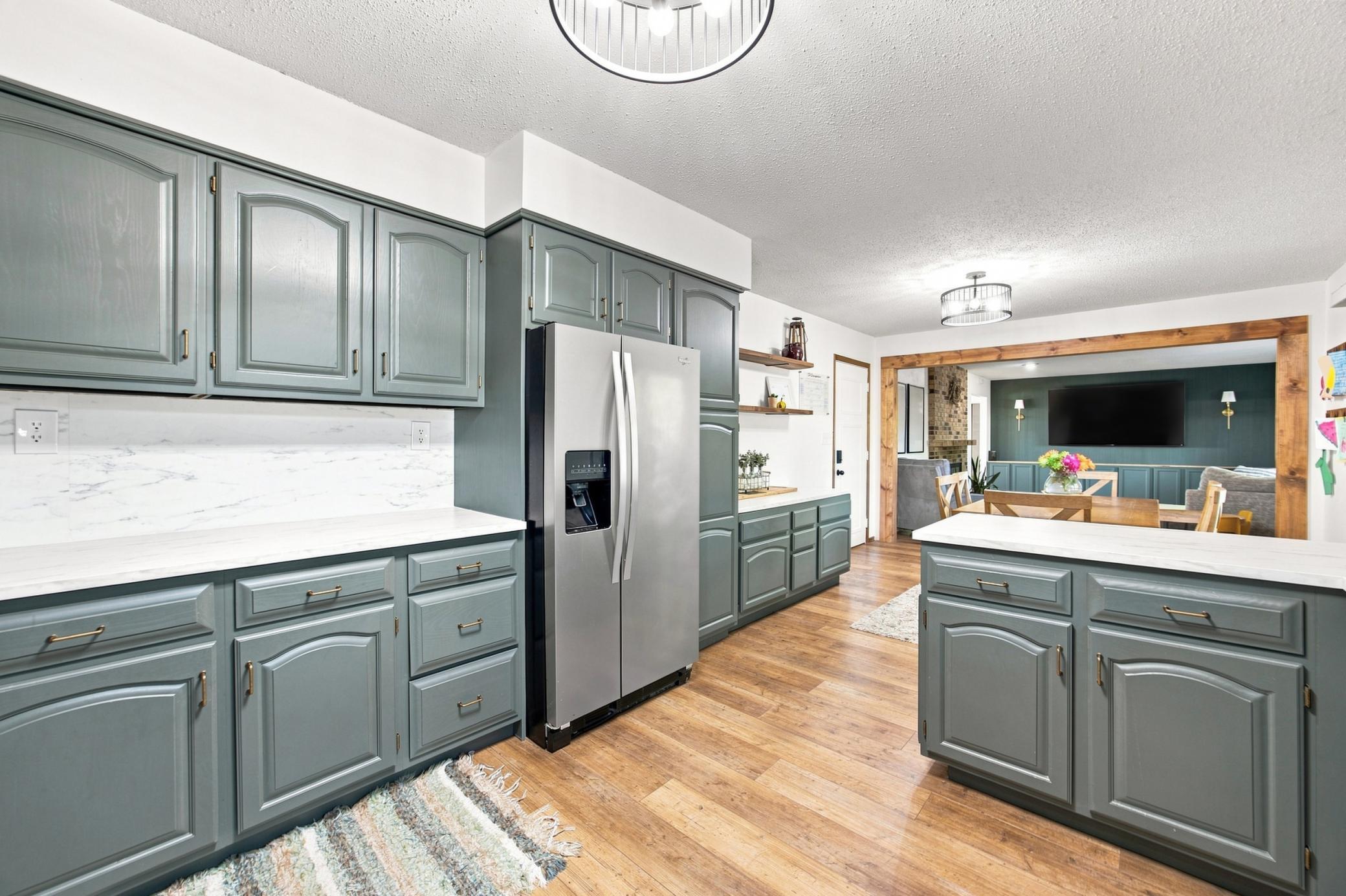 1975 single family home for sale at 6205 Oakport Street N in Moorhead, MN — 3 bed, 2 bath (photo 17 of 40)