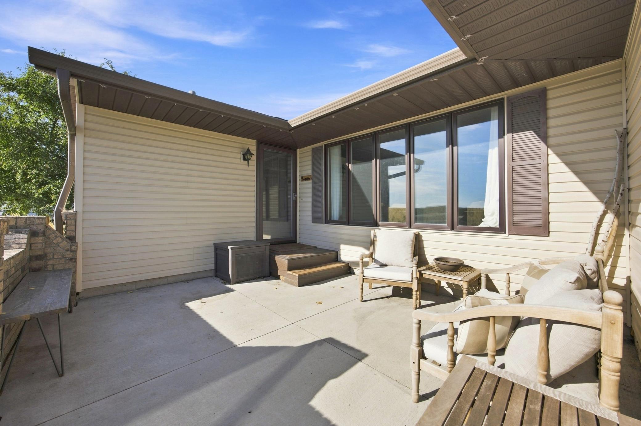 1975 single family home for sale at 6205 Oakport Street N in Moorhead, MN — 3 bed, 2 bath (photo 3 of 40)