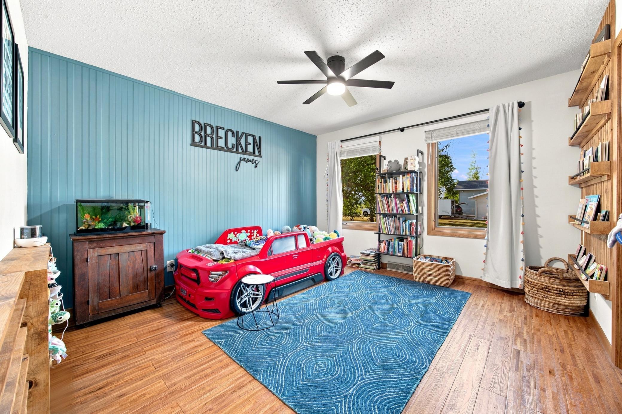 1975 single family home for sale at 6205 Oakport Street N in Moorhead, MN — 3 bed, 2 bath (photo 21 of 40)