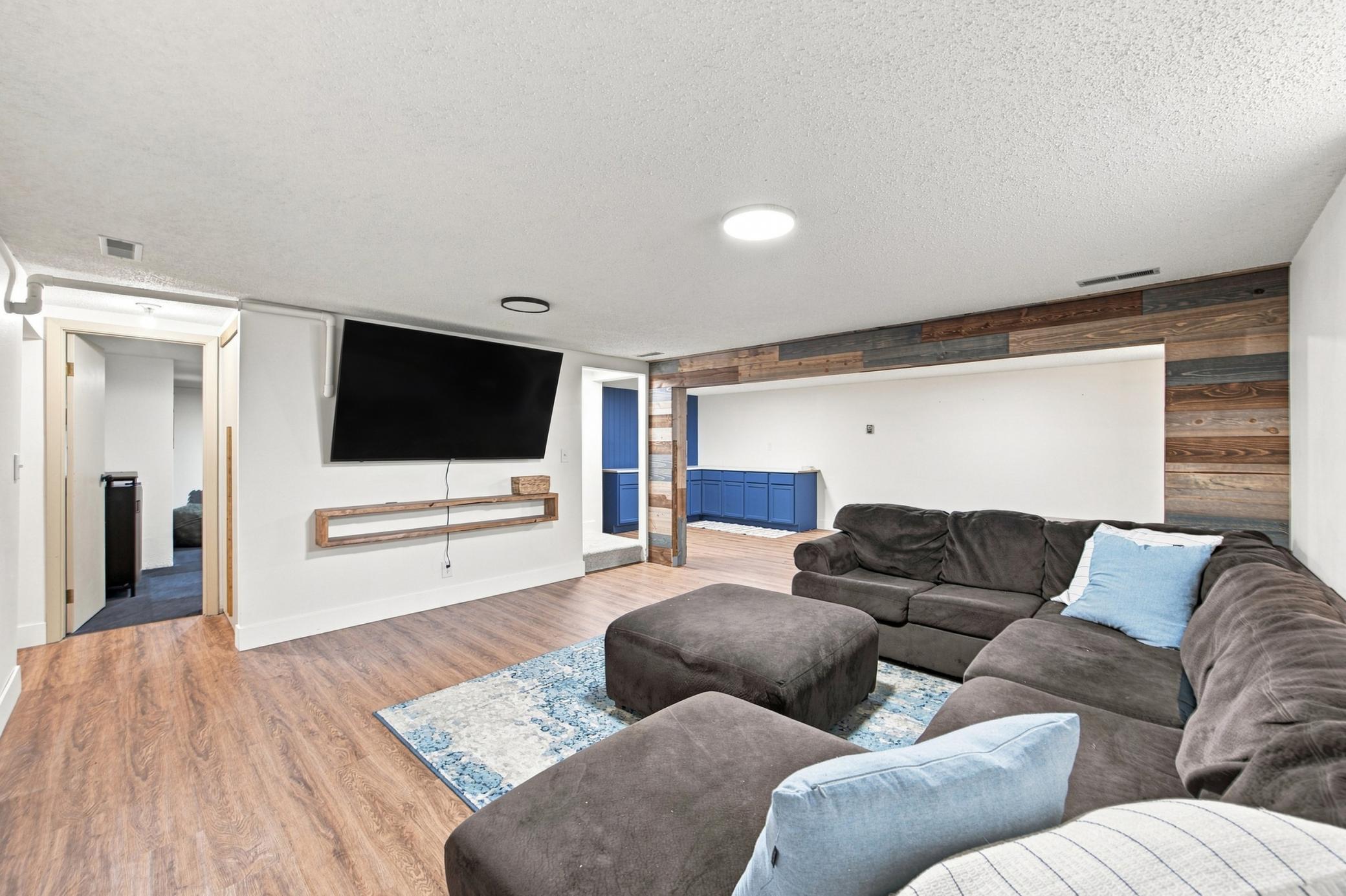 1975 single family home for sale at 6205 Oakport Street N in Moorhead, MN — 3 bed, 2 bath (photo 29 of 40)