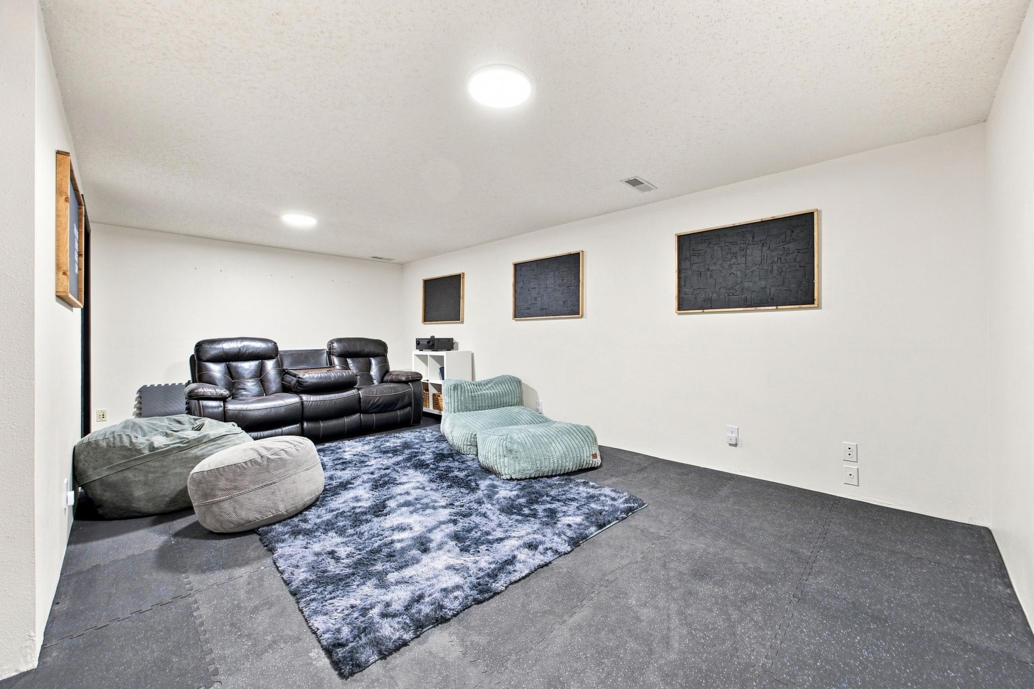 1975 single family home for sale at 6205 Oakport Street N in Moorhead, MN — 3 bed, 2 bath (photo 31 of 40)