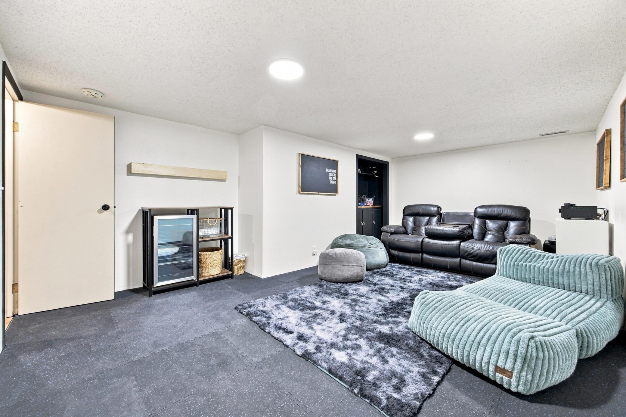 1975 single family home for sale at 6205 Oakport Street N in Moorhead, MN — 3 bed, 2 bath (photo 32 of 40)