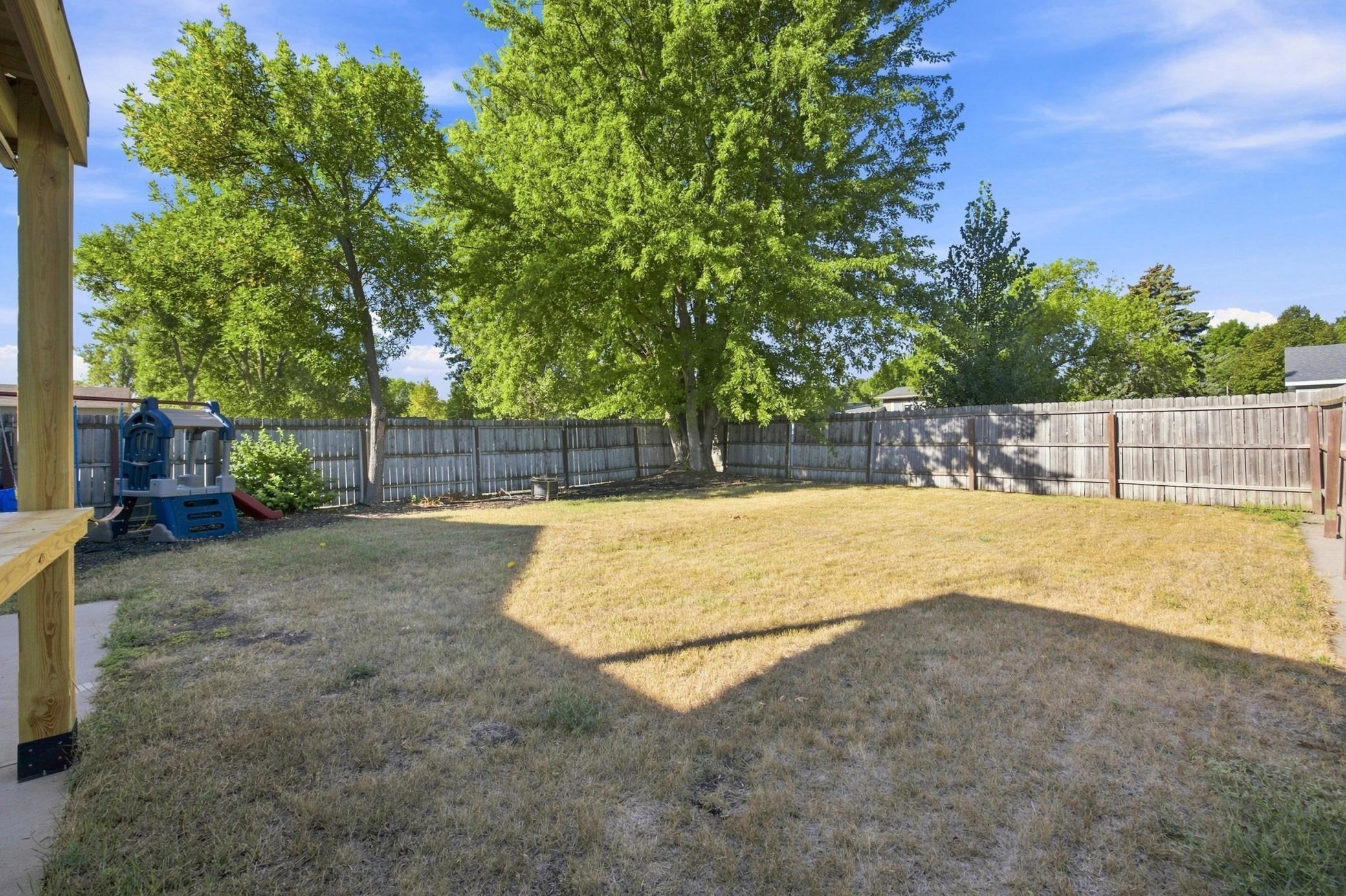 1975 single family home for sale at 6205 Oakport Street N in Moorhead, MN — 3 bed, 2 bath (photo 38 of 40)