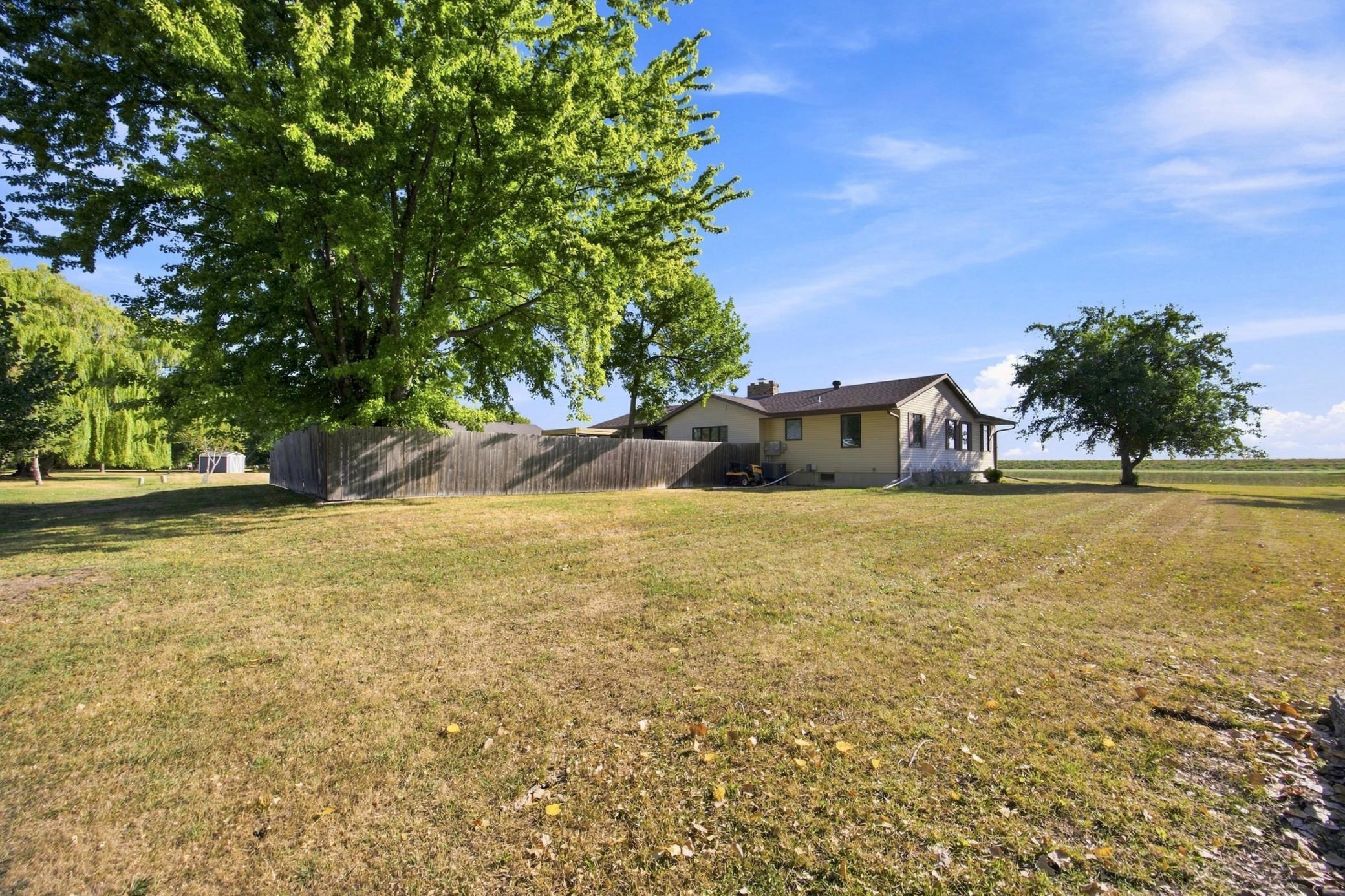 1975 single family home for sale at 6205 Oakport Street N in Moorhead, MN — 3 bed, 2 bath (photo 39 of 40)