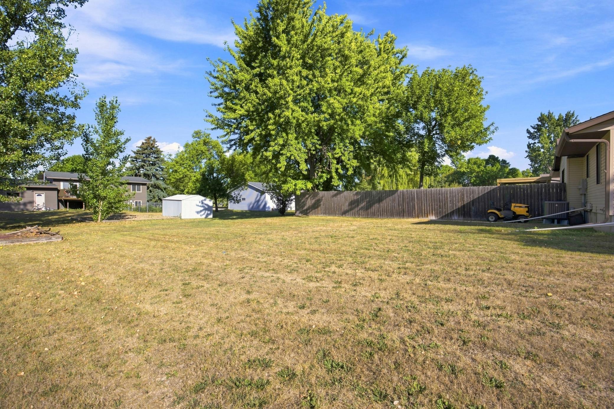 1975 single family home for sale at 6205 Oakport Street N in Moorhead, MN — 3 bed, 2 bath (photo 40 of 40)