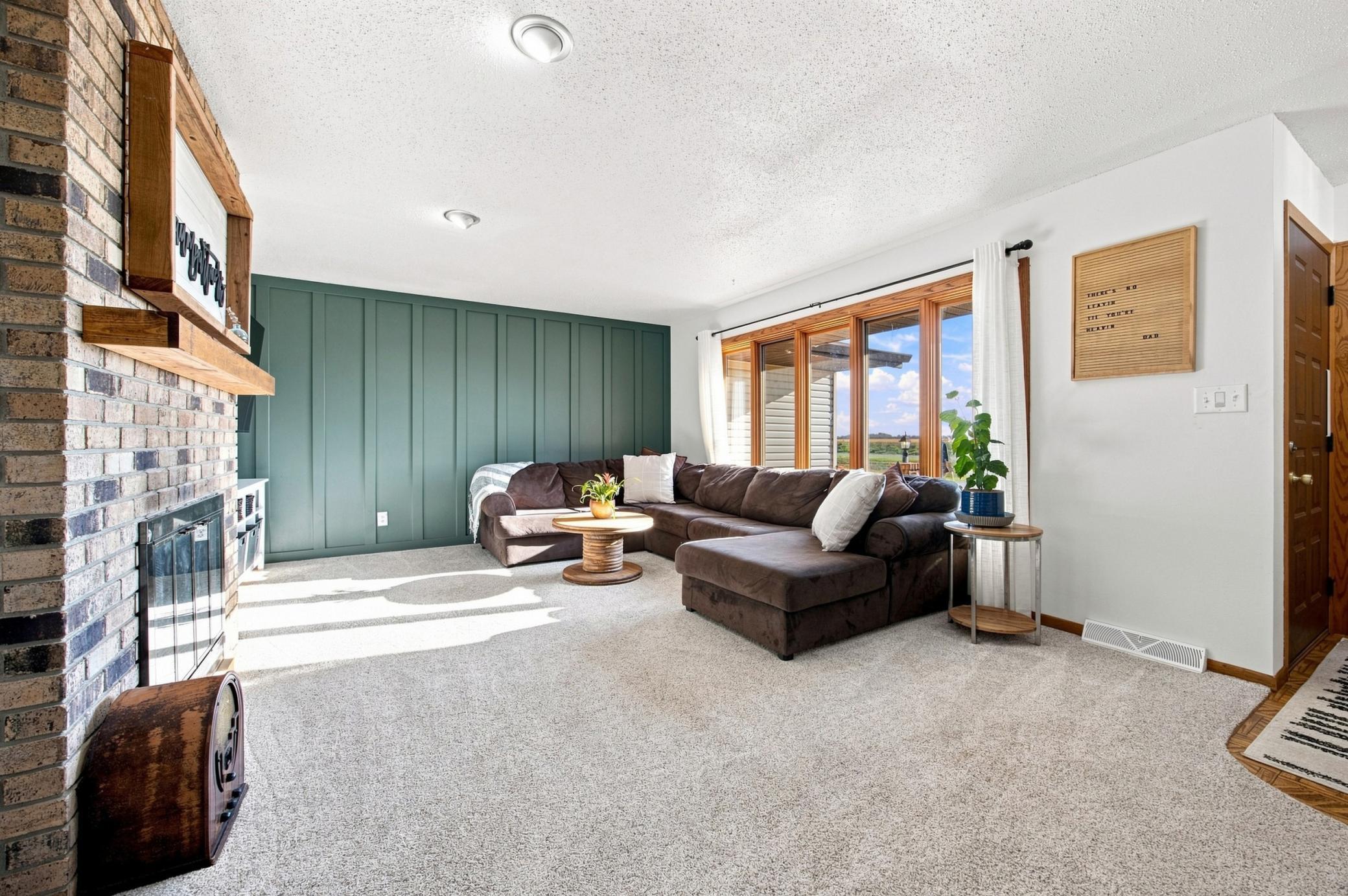 1975 single family home for sale at 6205 Oakport Street N in Moorhead, MN — 3 bed, 2 bath (photo 6 of 40)