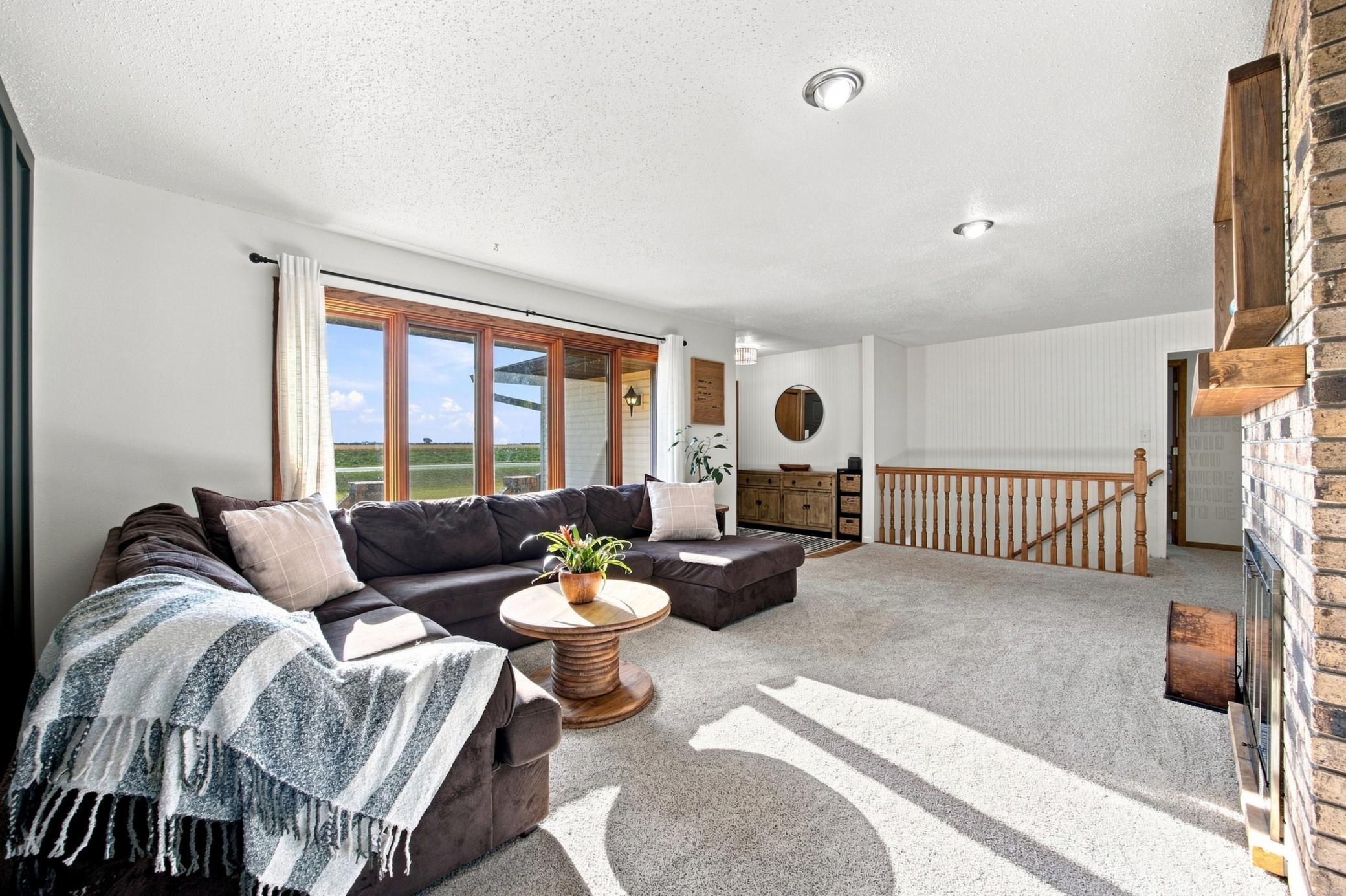 1975 single family home for sale at 6205 Oakport Street N in Moorhead, MN — 3 bed, 2 bath (photo 7 of 40)