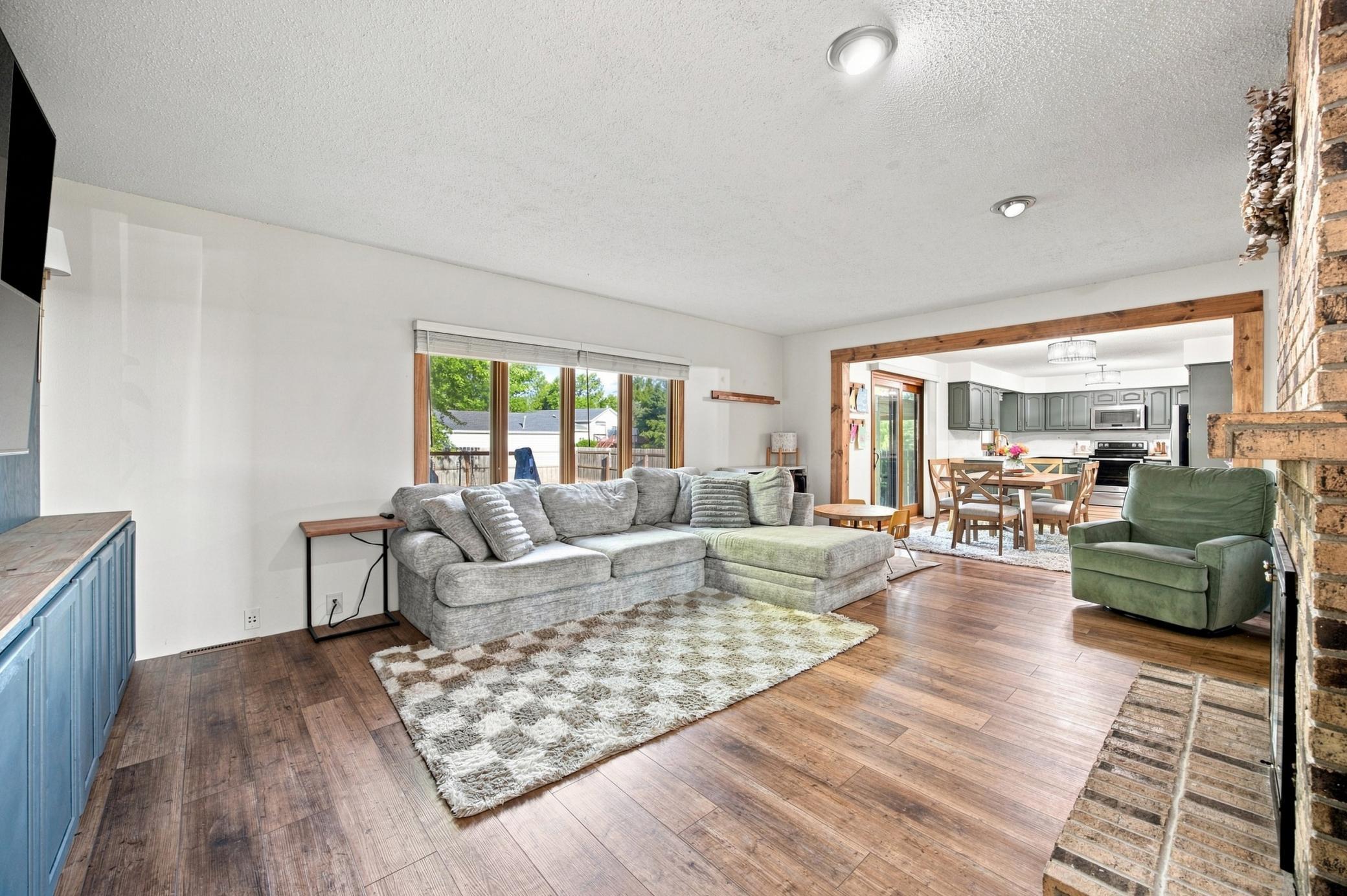 1975 single family home for sale at 6205 Oakport Street N in Moorhead, MN — 3 bed, 2 bath (photo 8 of 40)