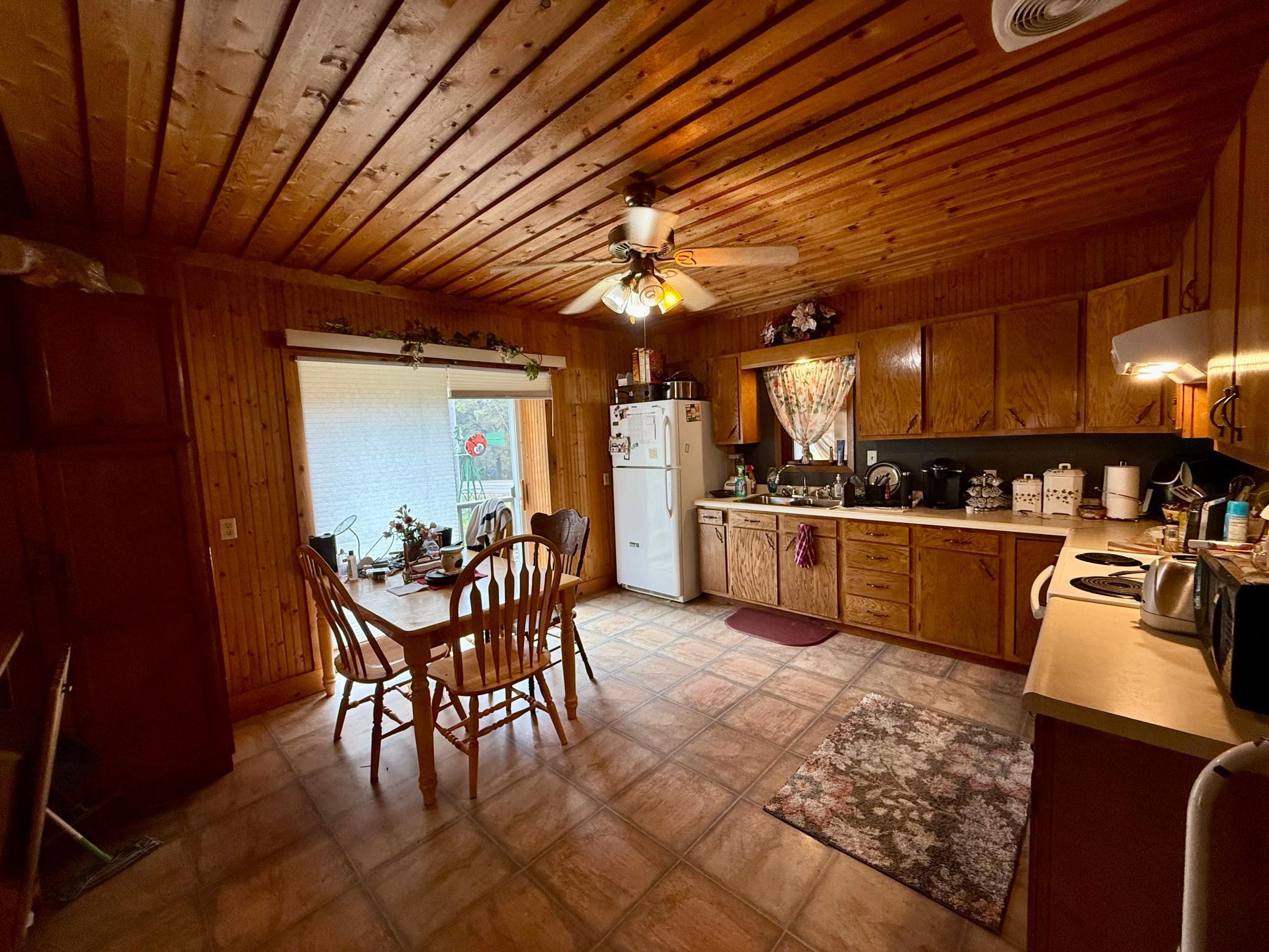 1900 single family home for sale at 11328 County 11 in Sauk Centre, MN — 3 bed, 1 bath (photo 9 of 14)