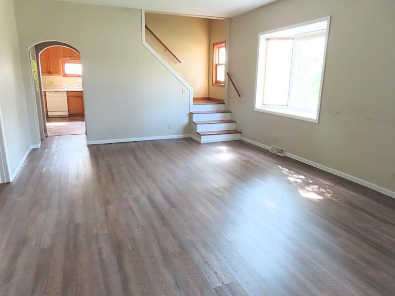 1905 single family home for sale at 518 Main Avenue N in Thief River Falls, MN — 4 bed, 2 bath (photo 3 of 30)