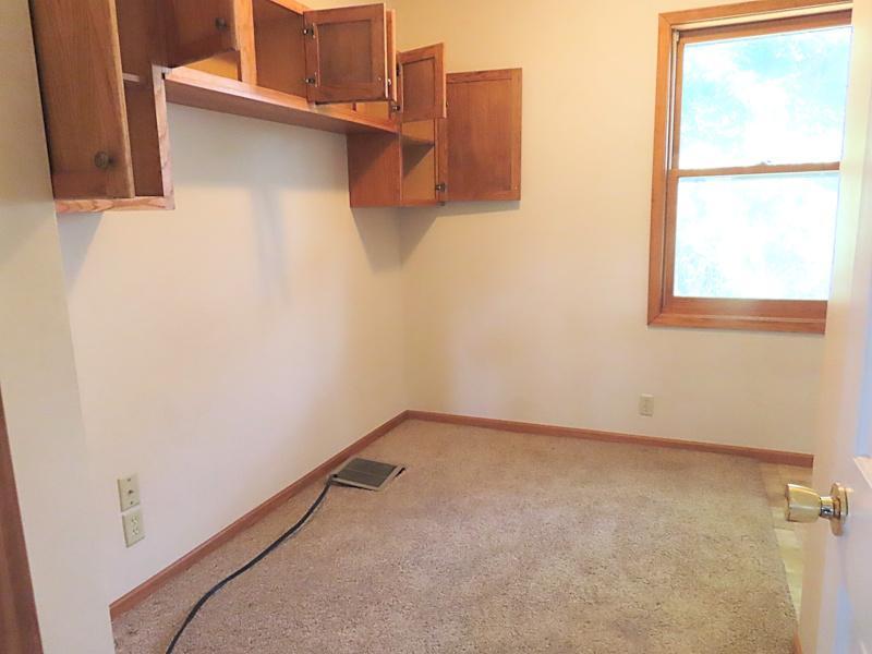 1905 single family home for sale at 518 Main Avenue N in Thief River Falls, MN — 4 bed, 2 bath (photo 10 of 30)