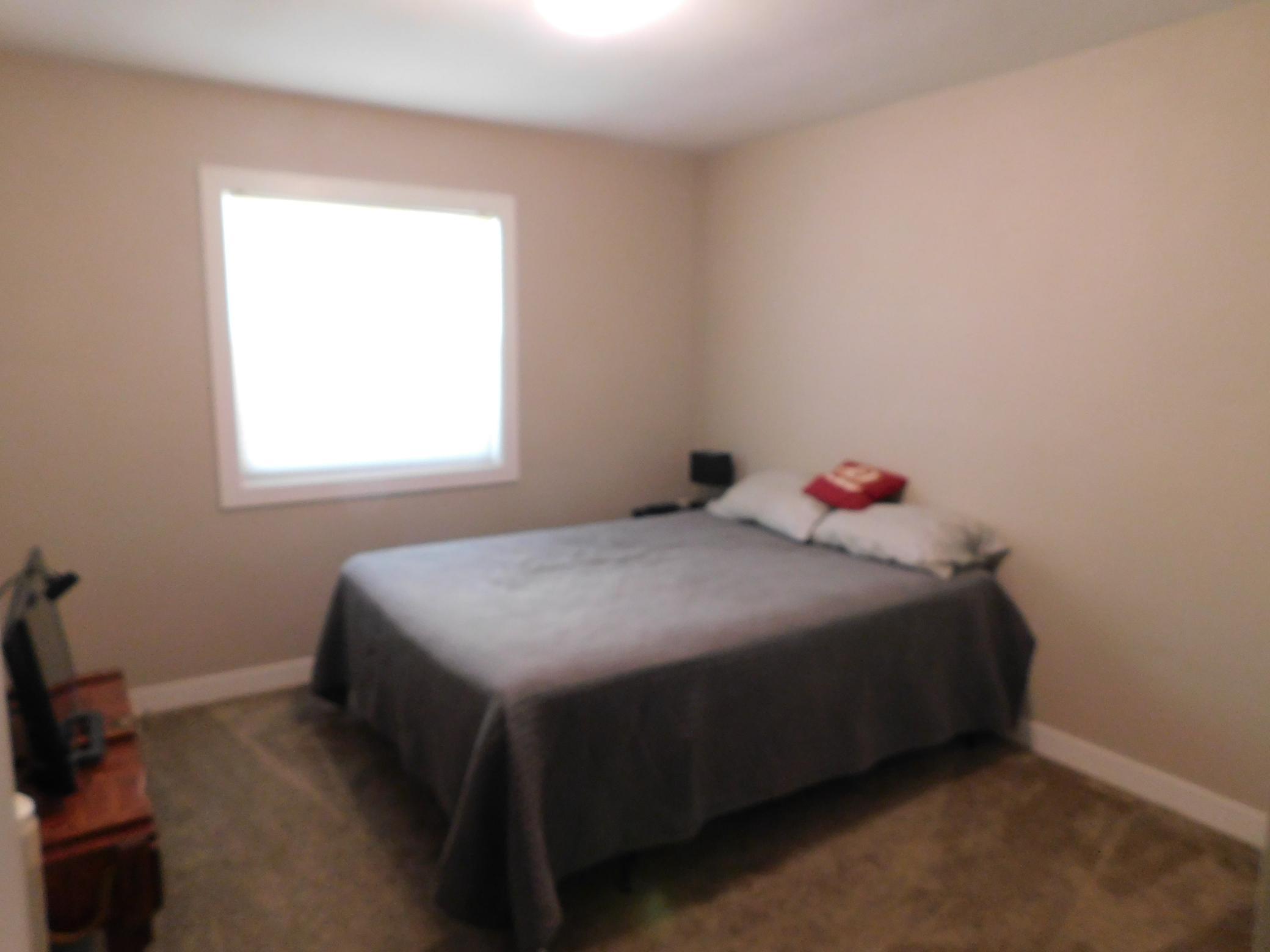1960 single family home for sale at 1017 17th Street N in Moorhead, MN — 4 bed, 2 bath (photo 16 of 36)