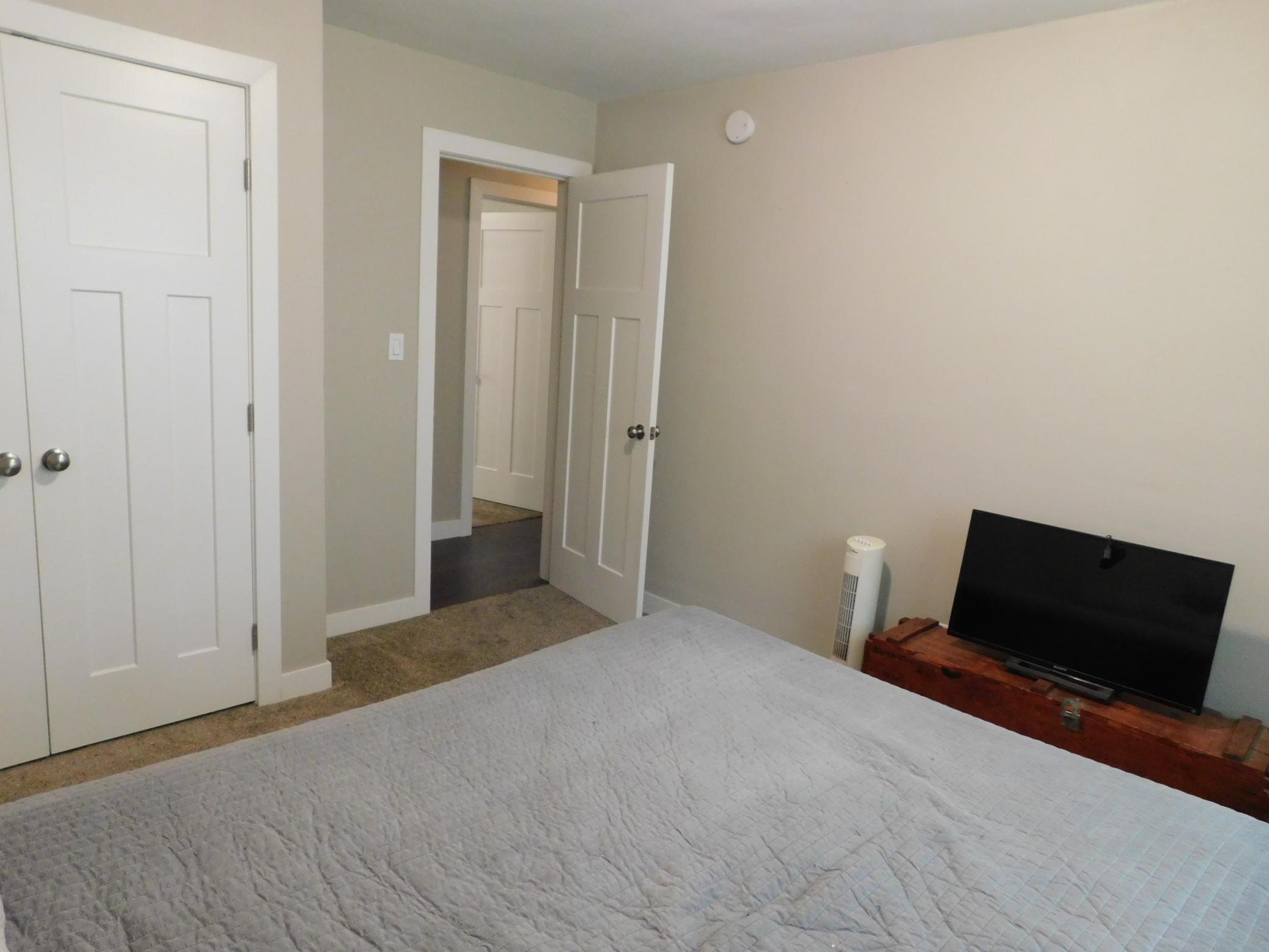 1960 single family home for sale at 1017 17th Street N in Moorhead, MN — 4 bed, 2 bath (photo 18 of 36)