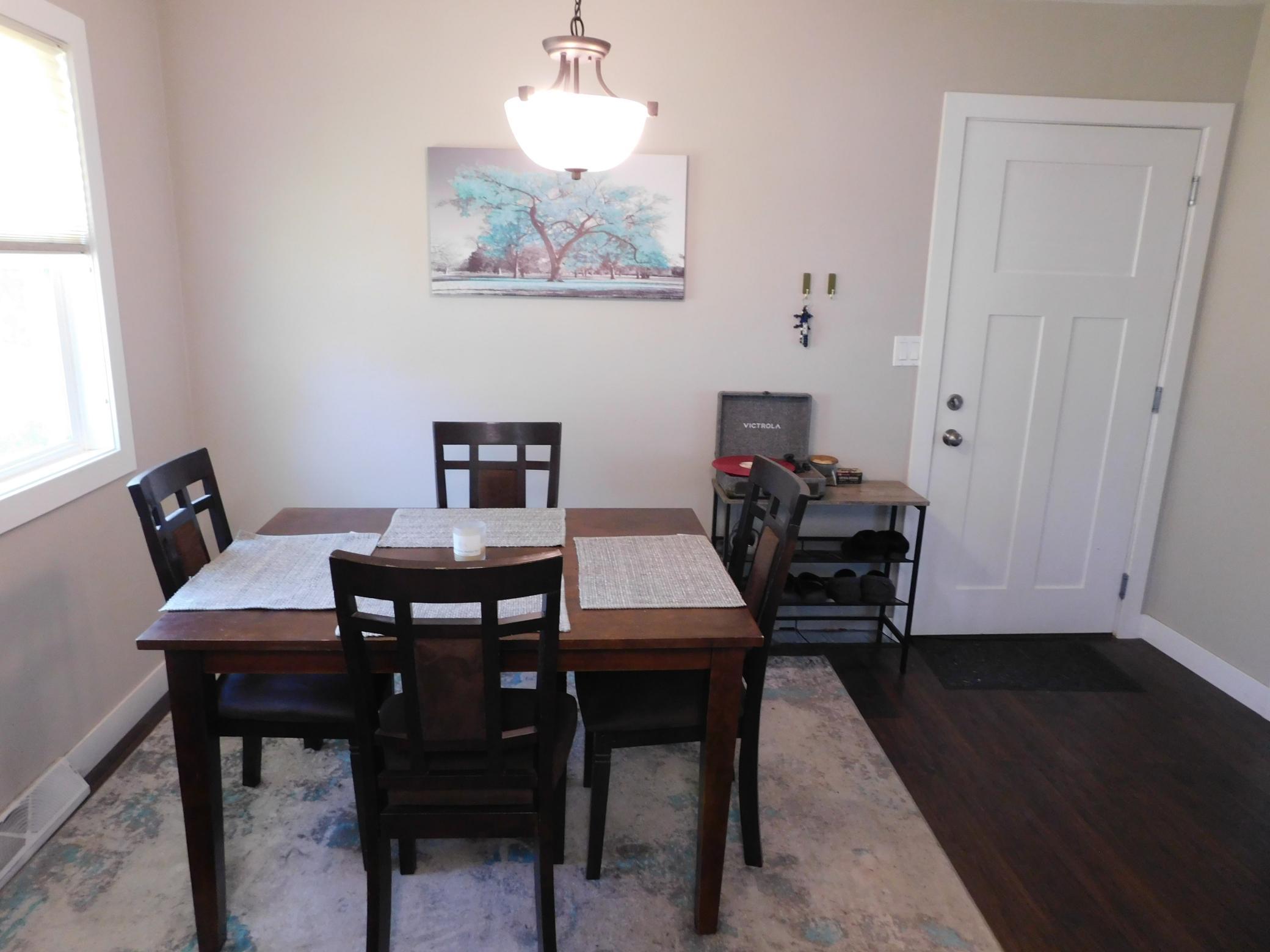 1960 single family home for sale at 1017 17th Street N in Moorhead, MN — 4 bed, 2 bath (photo 8 of 36)