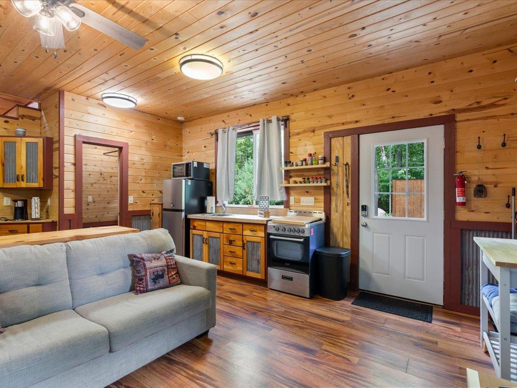 2012 single family home for sale at 10531 Chippewa Beach Road NW in Cass Lake, MN — 2 bed, 1 bath (photo 12 of 38)
