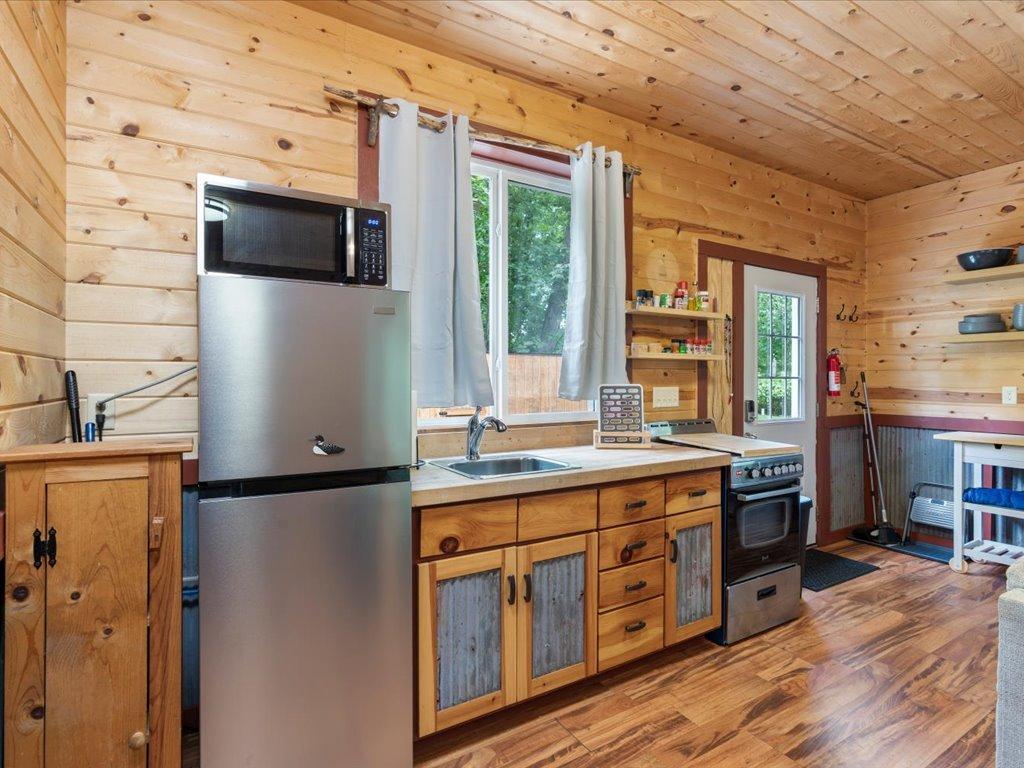 2012 single family home for sale at 10531 Chippewa Beach Road NW in Cass Lake, MN — 2 bed, 1 bath (photo 9 of 38)
