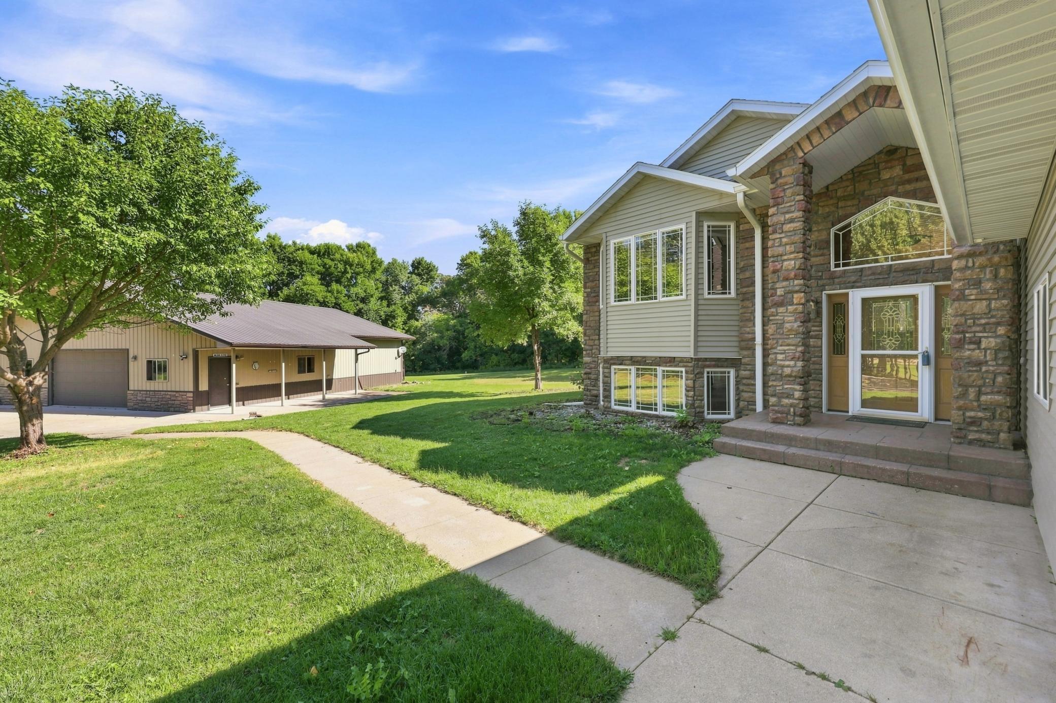 2003 single family home for sale at 15835 145th Avenue in Lake Park, MN — 5 bed, 3 bath (photo 2 of 44)