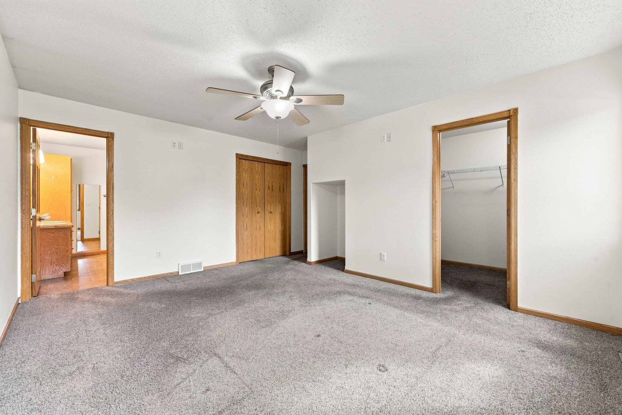 2003 single family home for sale at 15835 145th Avenue in Lake Park, MN — 5 bed, 3 bath (photo 11 of 44)