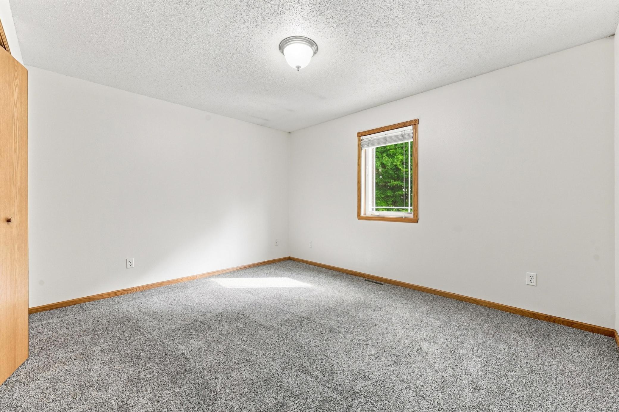 2003 single family home for sale at 15835 145th Avenue in Lake Park, MN — 5 bed, 3 bath (photo 15 of 44)