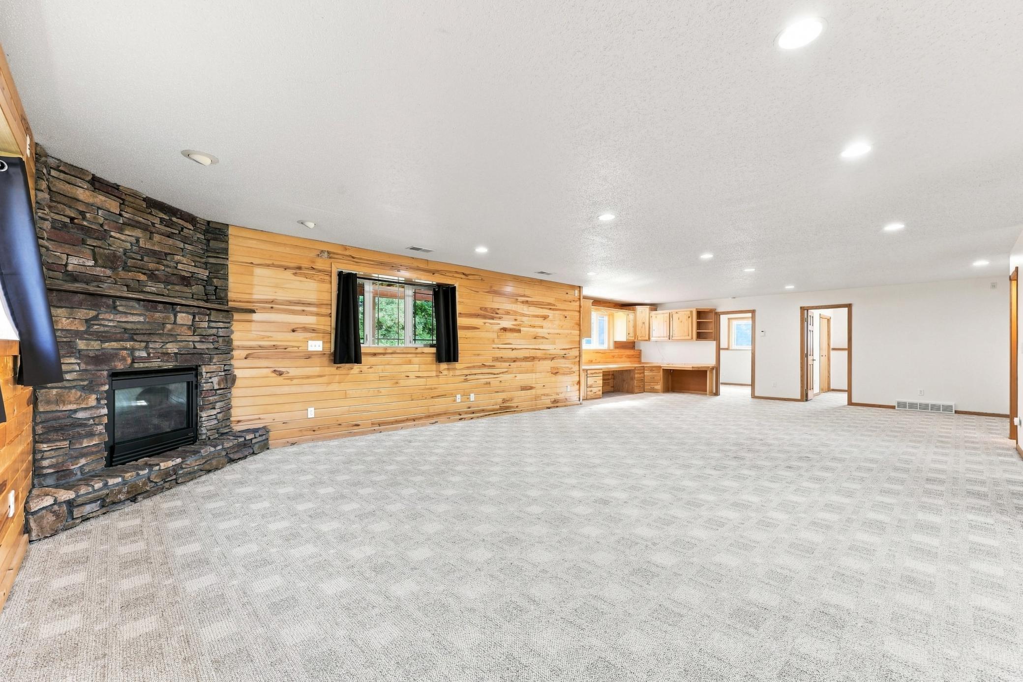 2003 single family home for sale at 15835 145th Avenue in Lake Park, MN — 5 bed, 3 bath (photo 19 of 44)