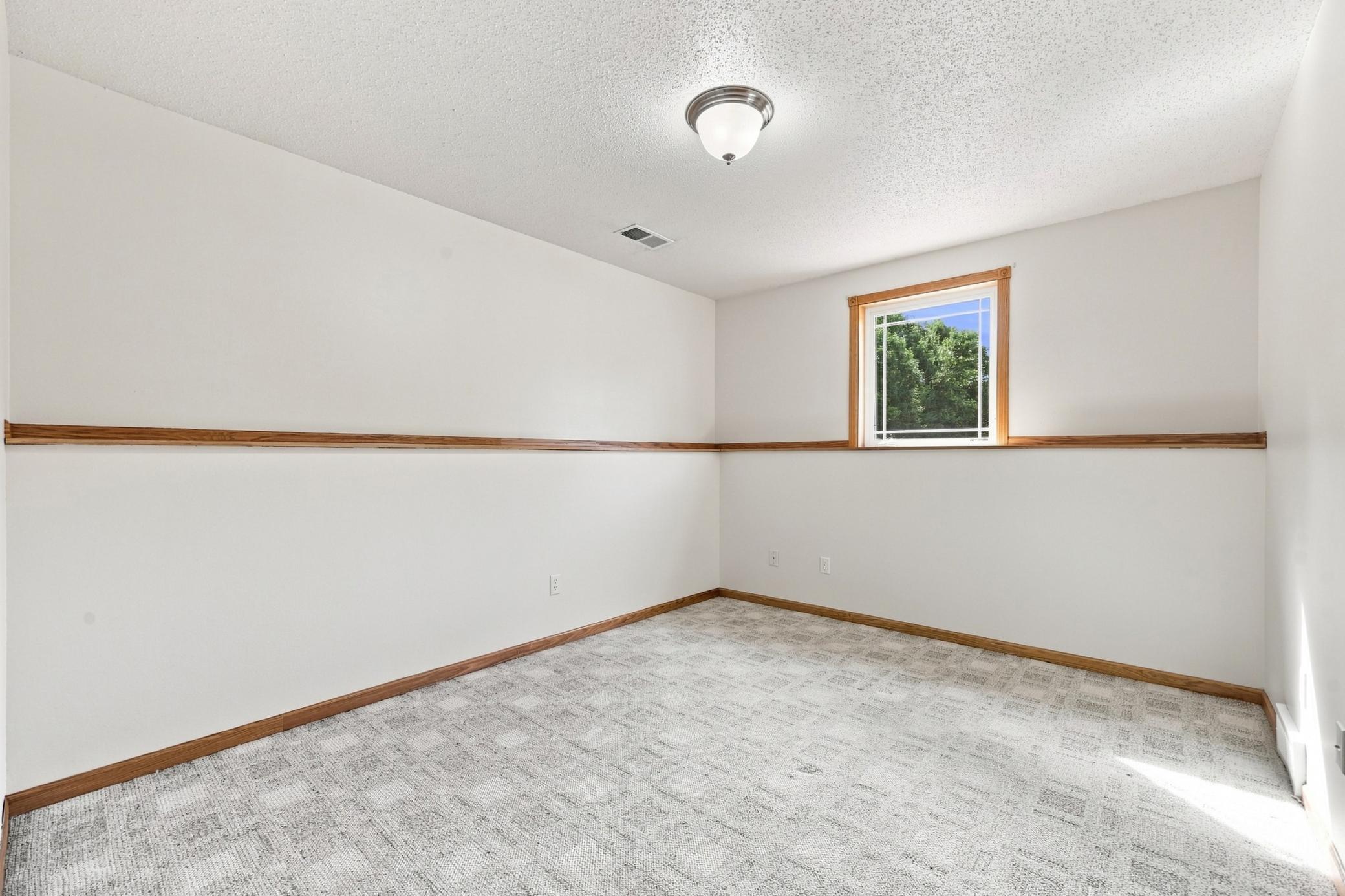 2003 single family home for sale at 15835 145th Avenue in Lake Park, MN — 5 bed, 3 bath (photo 20 of 44)