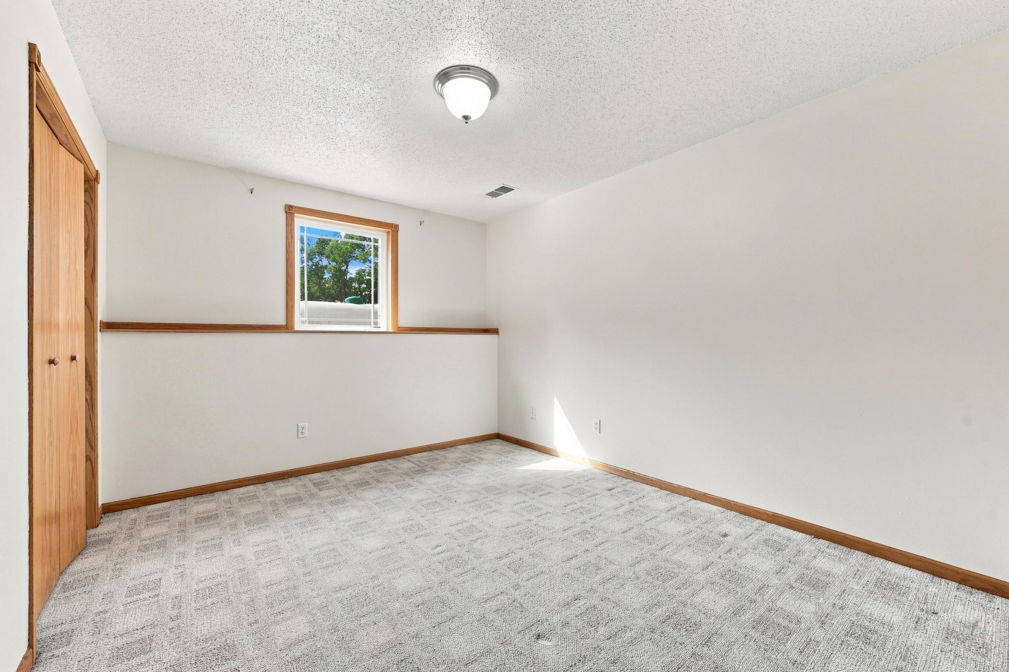 2003 single family home for sale at 15835 145th Avenue in Lake Park, MN — 5 bed, 3 bath (photo 21 of 44)