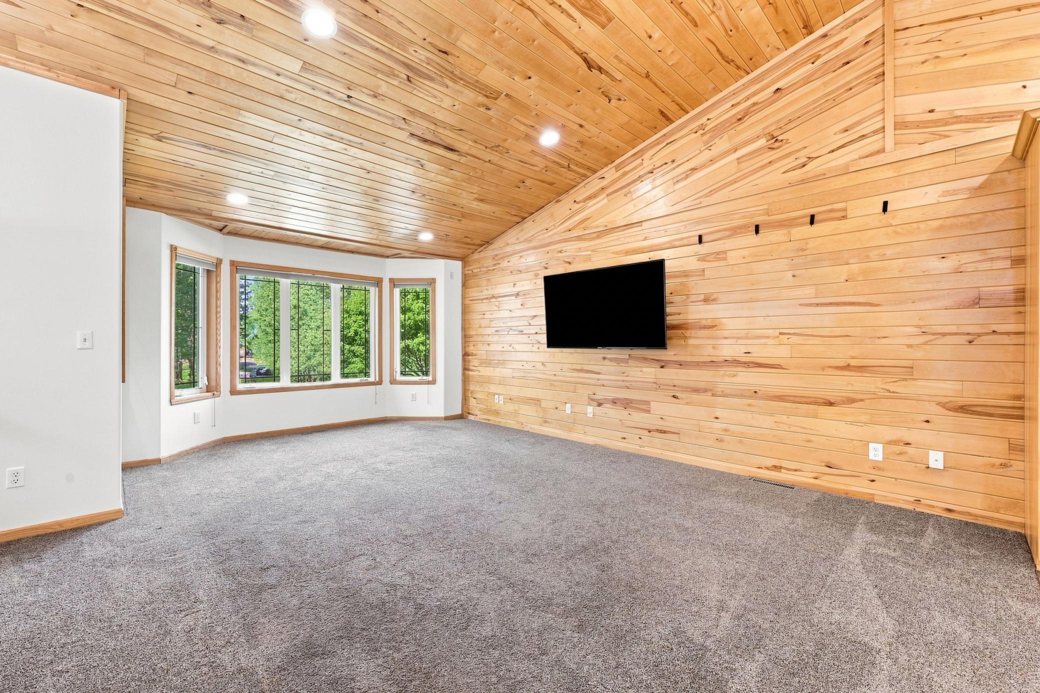 2003 single family home for sale at 15835 145th Avenue in Lake Park, MN — 5 bed, 3 bath (photo 4 of 44)