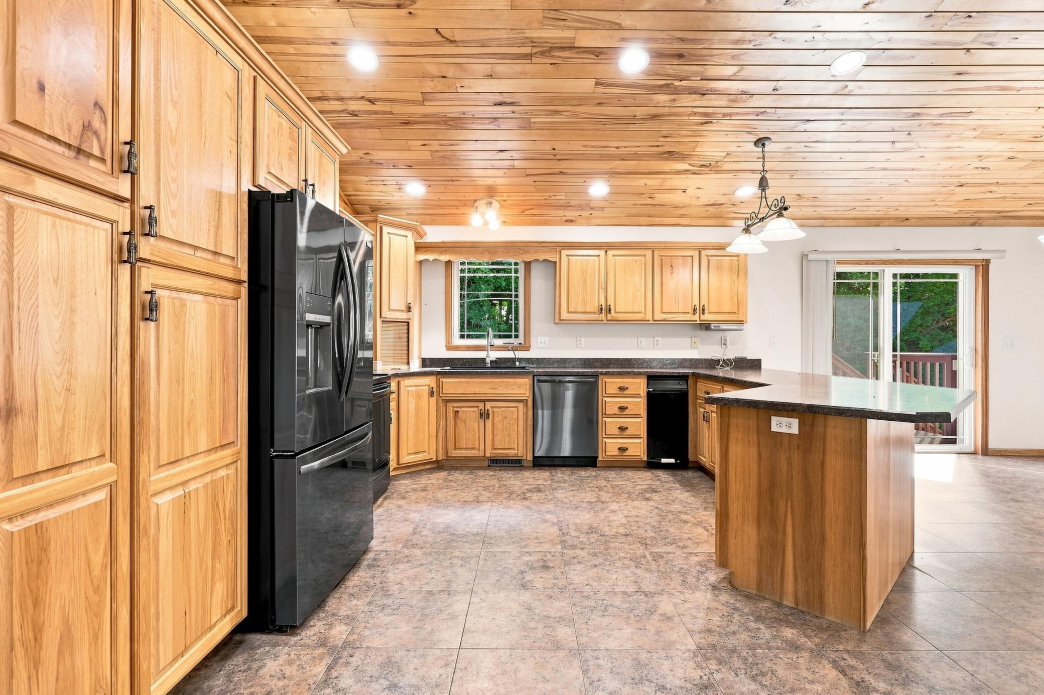 2003 single family home for sale at 15835 145th Avenue in Lake Park, MN — 5 bed, 3 bath (photo 7 of 44)