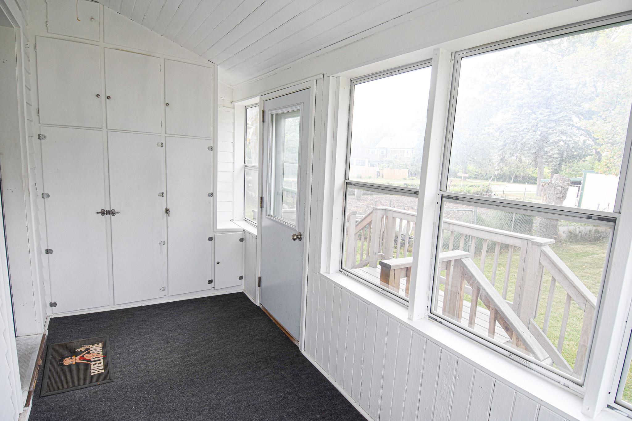 1900 single family home for sale at 621 1st Street E in Thief River Falls, MN — 3 bed, 2 bath (photo 17 of 39)