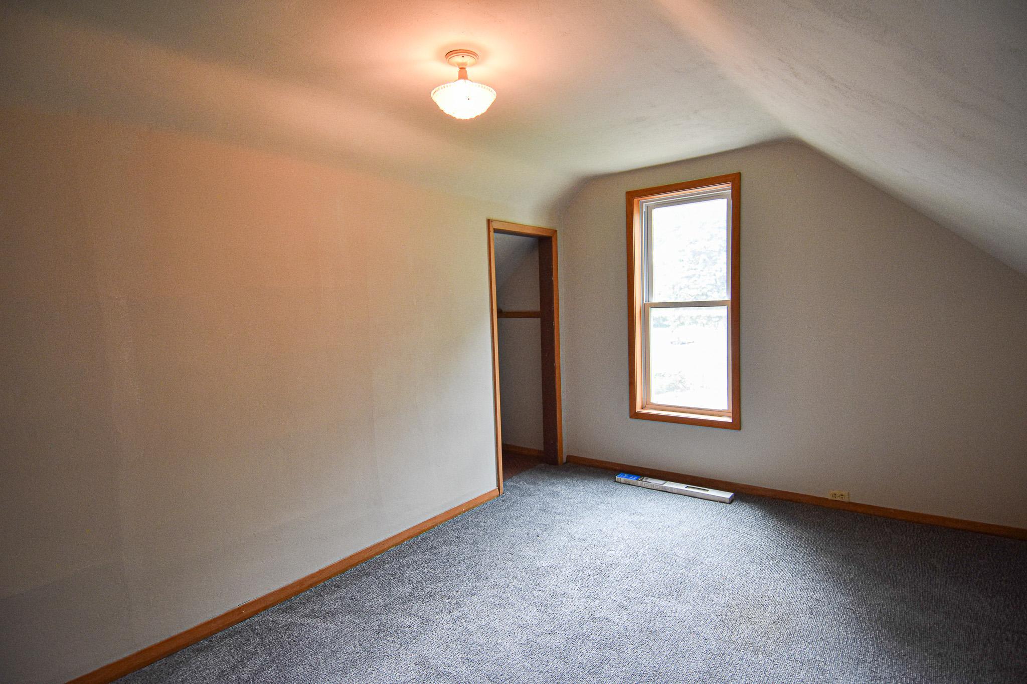 1900 single family home for sale at 621 1st Street E in Thief River Falls, MN — 3 bed, 2 bath (photo 23 of 39)