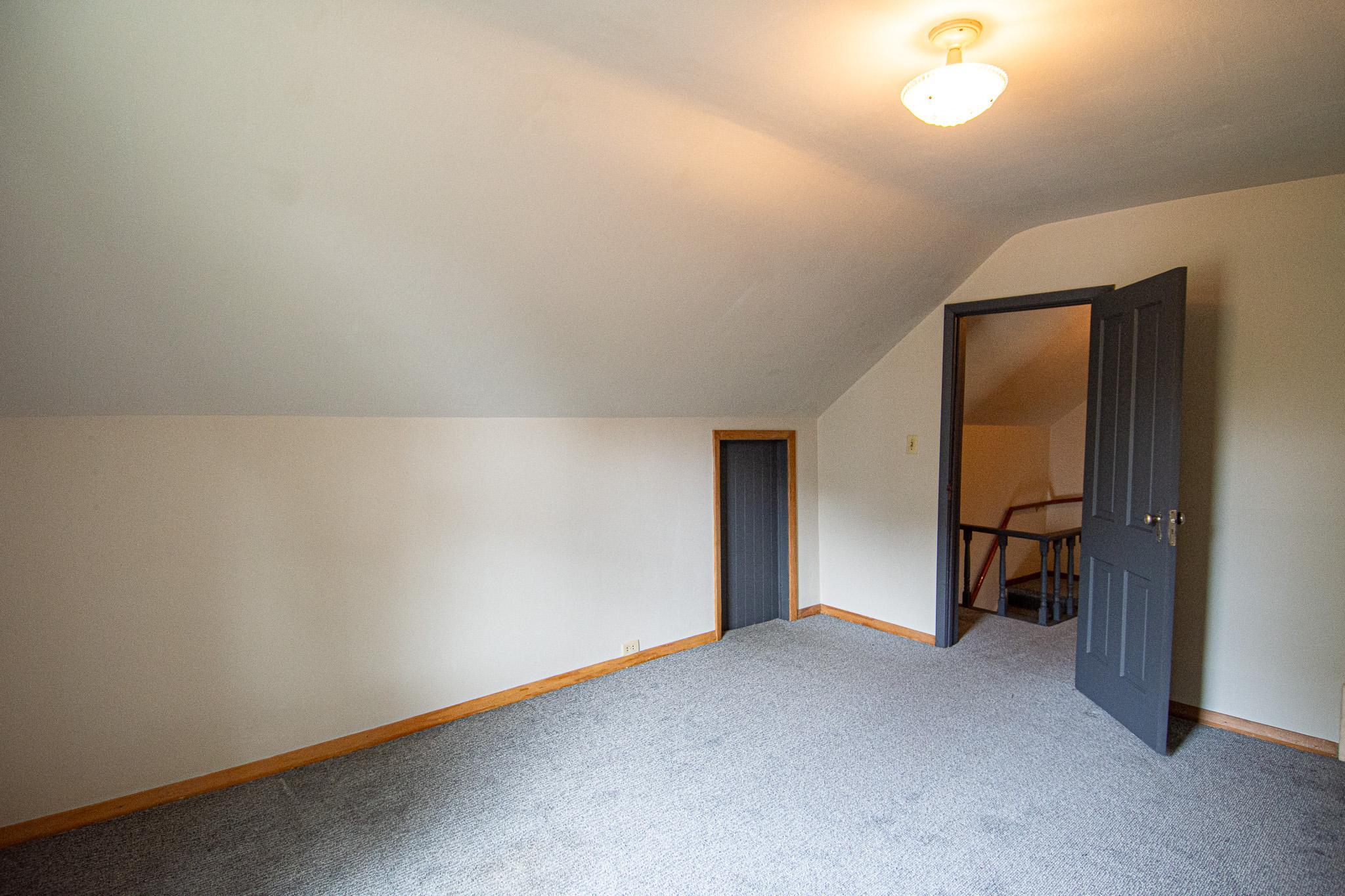 1900 single family home for sale at 621 1st Street E in Thief River Falls, MN — 3 bed, 2 bath (photo 24 of 39)