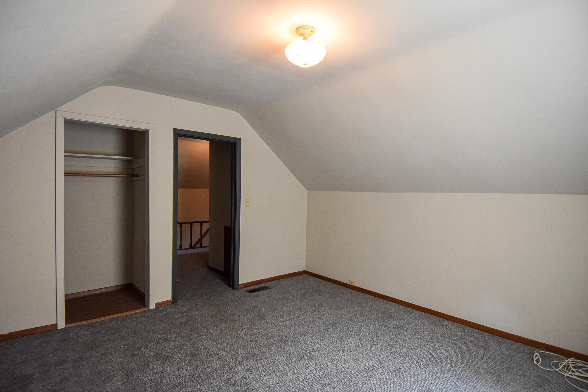 1900 single family home for sale at 621 1st Street E in Thief River Falls, MN — 3 bed, 2 bath (photo 28 of 39)